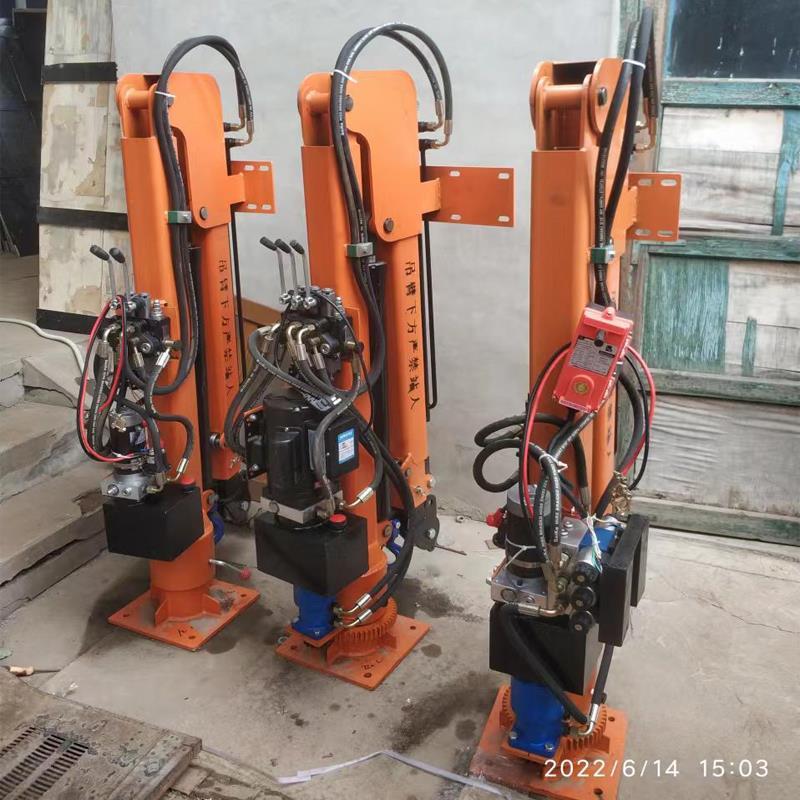 西吉县重汽蓝牌随车吊 3.2吨 国六动力强 液压驱动 农用自卸起重机